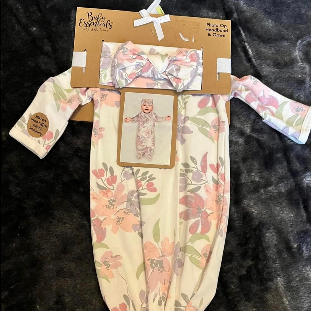 Babe girl clothes 0-3 to 3 month clothes.